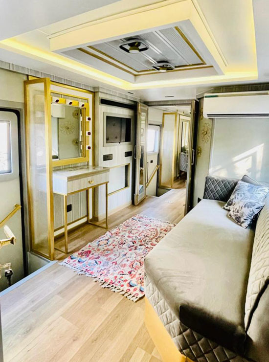 Vanity Van for Movies Shoting Jaipur